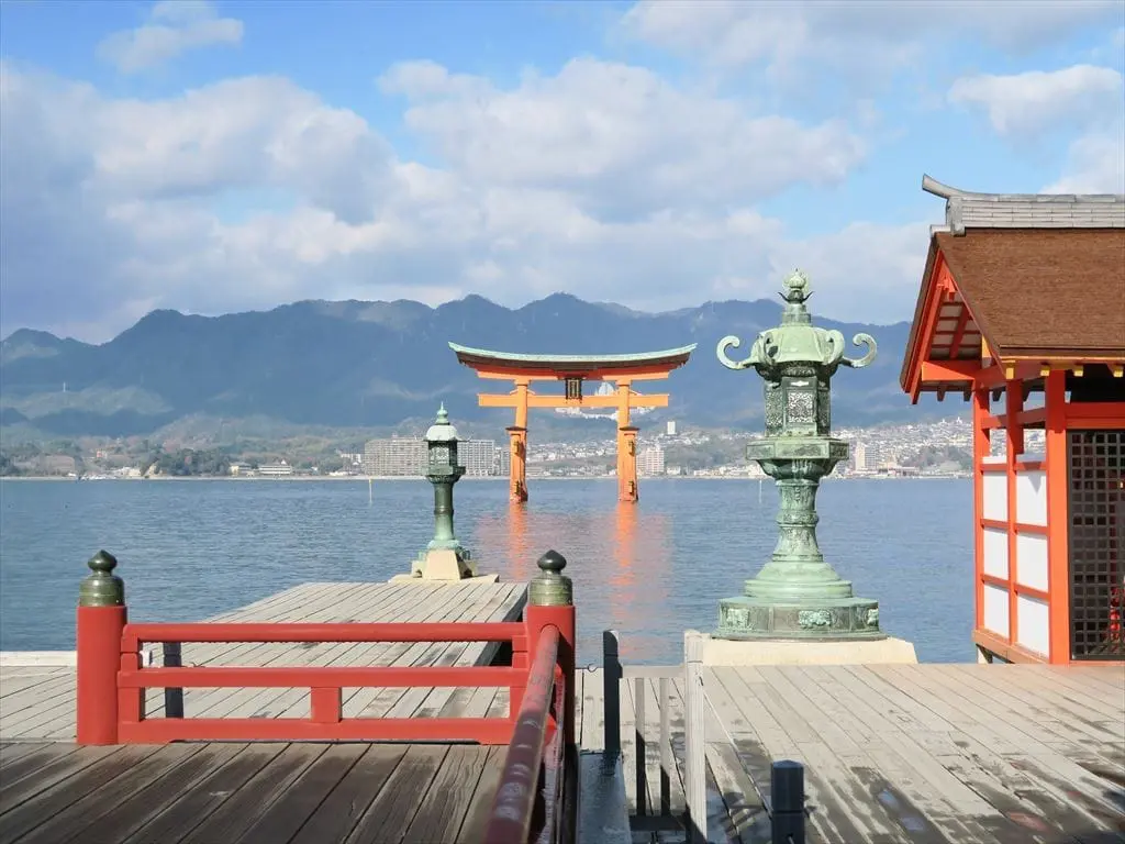 Đền Itsukushima