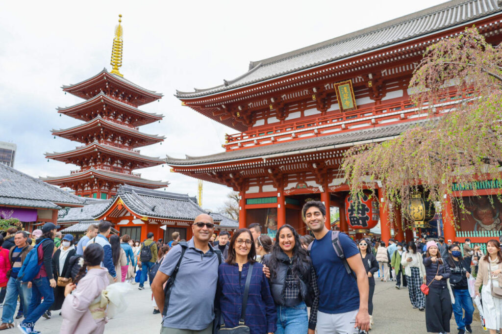 japan group travel guide
