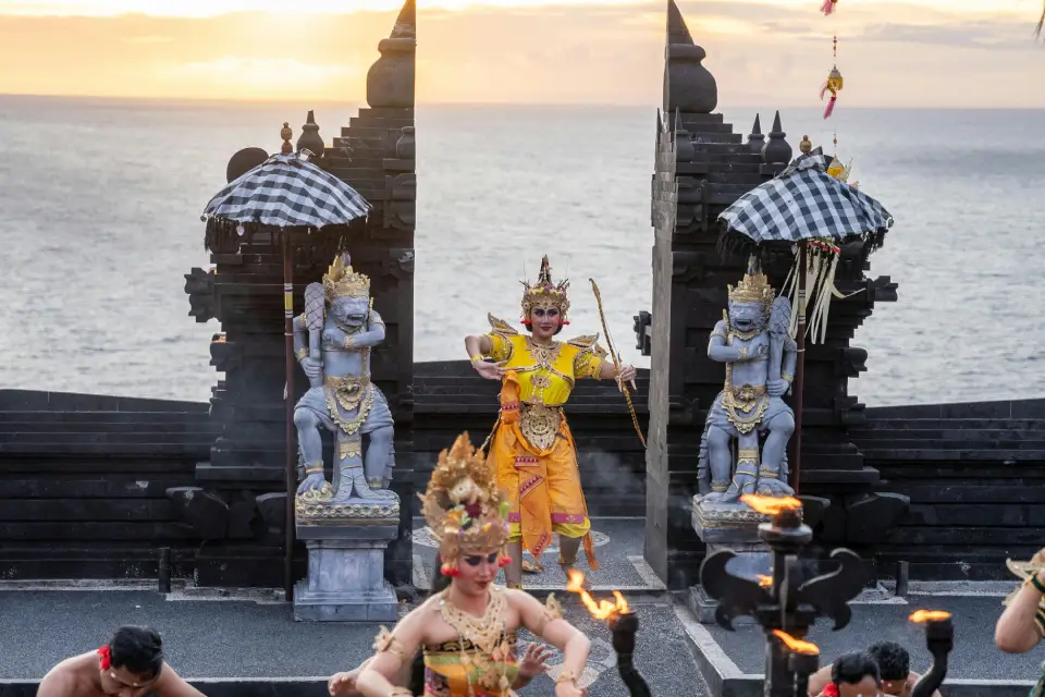 Uluwatu Temple Bali Tour Package