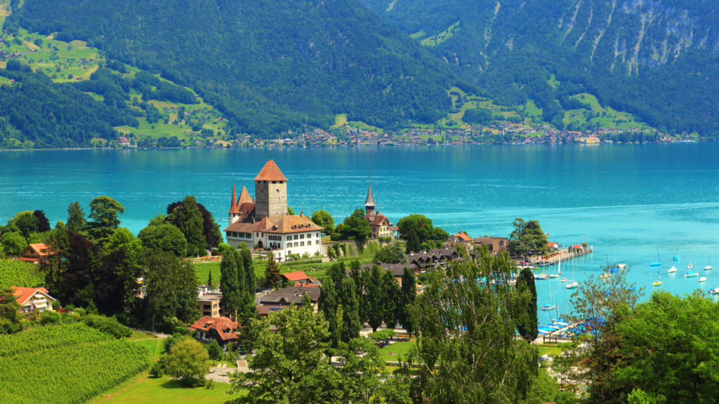 Du Lịch Thụy Sĩ thị trấn spiez